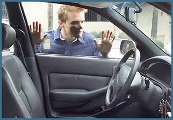 Safe Key Shop Wakefield, MA 781-330-0969 - 19-locked-keys-in-car